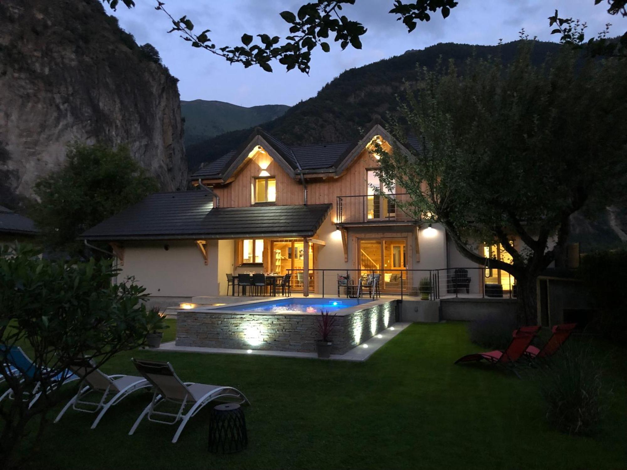 Chalet Barbara With Swimming Pool In The Heart Of Oisans Le Bourg-d'Oisans Ngoại thất bức ảnh